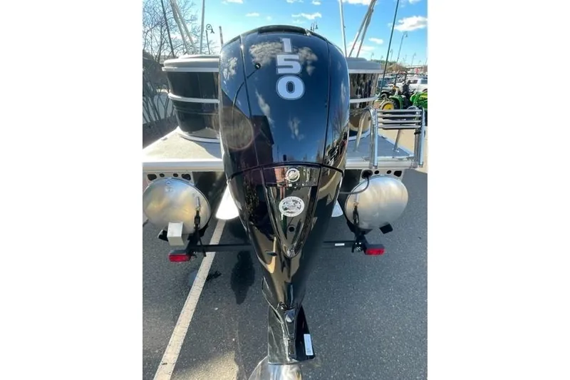 Slide: The Image of 2026 Sun Tracker Party Barge 22 DLX with powerful 150 HP engine. - 91