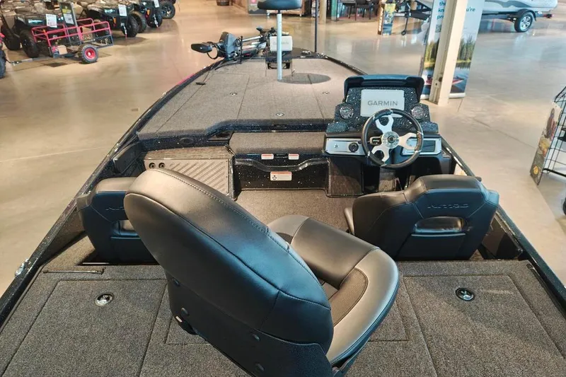 Slide: The Image of 2026 Nitro Z20 XL Pro boat interior with Garmin navigation system. - 6