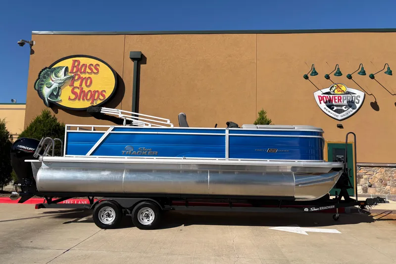 The Image of 2026 Sun Tracker Party Barge 22 RF XP3 pontoon boat at Bass Pro Shops. - 0