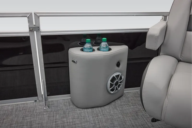 Slide: The Image of Sun Tracker Sportfish 24 XP3 2026 - 42