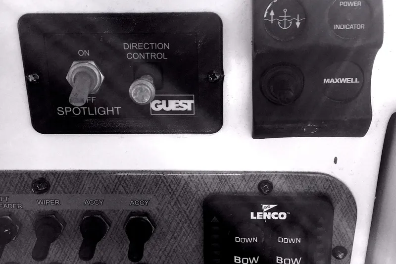 Slide: The Image of Hydra-Sports Vector 2900 VX 2006 - 14