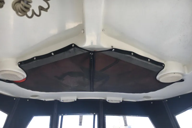 Slide: The Image of Interior view of 2006 Hydra-Sports Vector 2900 VX boat ceiling with speakers. - 40