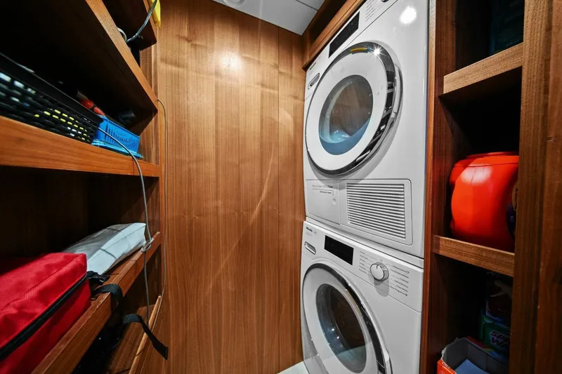 Slide: The Image of 2021 Sirena 64- DESTIN-E- Laundry - 34