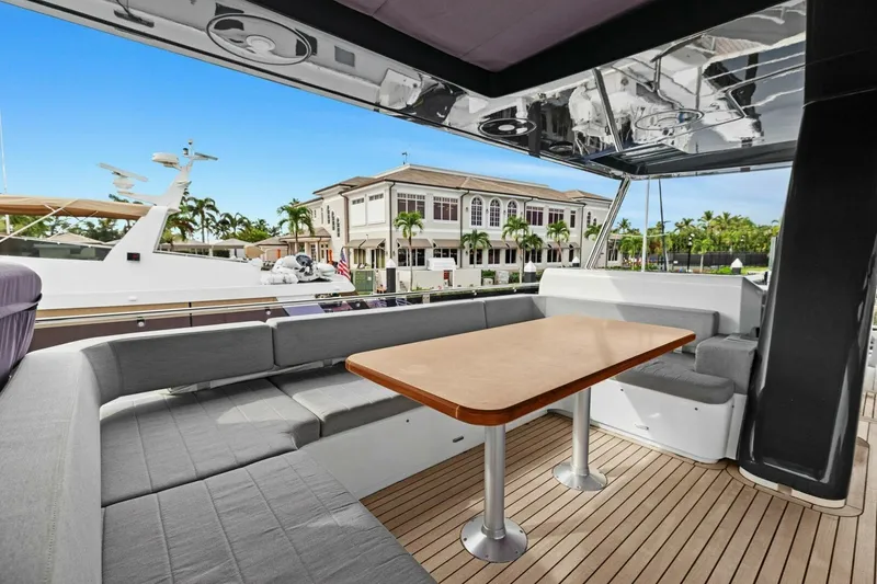 Slide: The Image of 2021 Sirena 64- DESTIN-E- Flybridge - 5