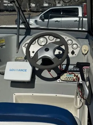 Slide: The Image of Bayliner Discovery 192 2007 - 8