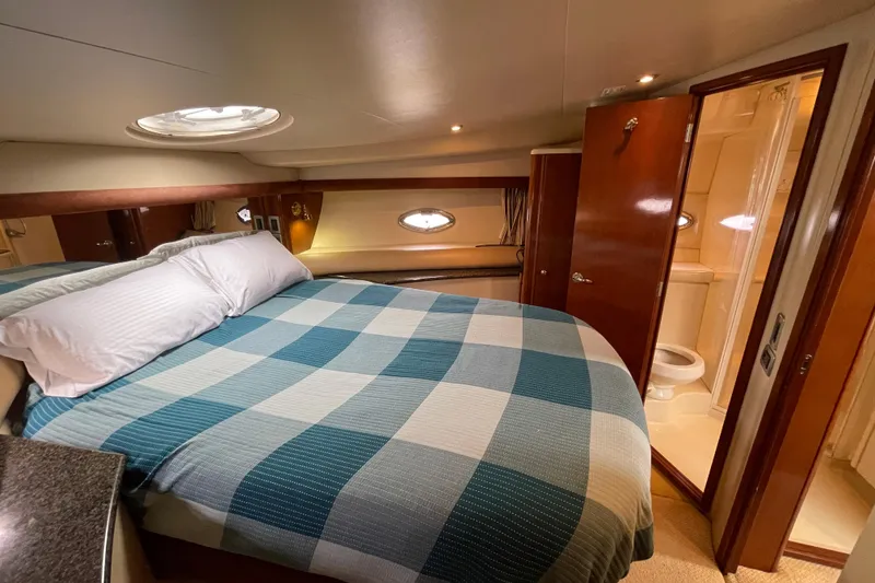 Slide: The Image of Luxurious bedroom in 2006 Meridian 459 Motoryacht with ensuite bathroom. - 34