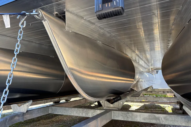 Slide: The Image of Underneath view of 2026 Veranda VISTA VIEW 22RC pontoon boat on trailer. - 11