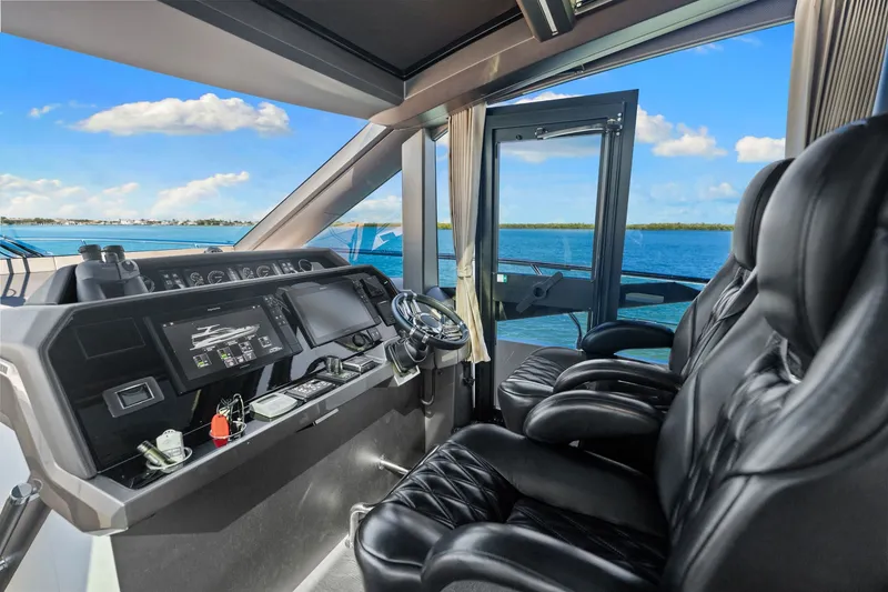 Slide: The Image of Galeon 680 Fly 2020 - 23
