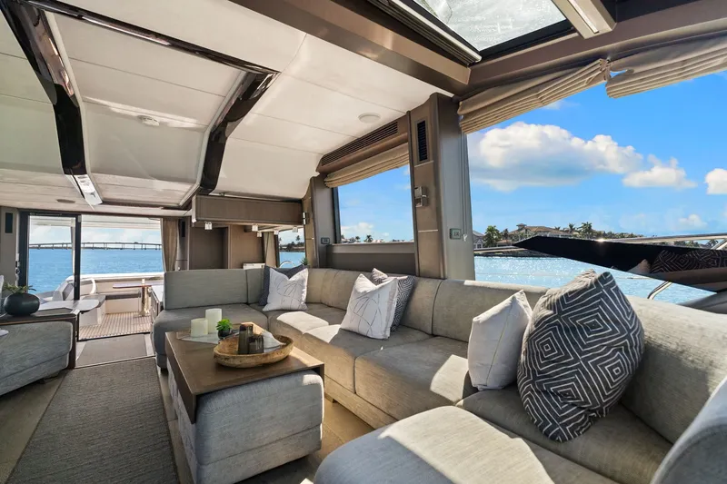 Slide: The Image of Galeon 680 Fly 2020 - 30