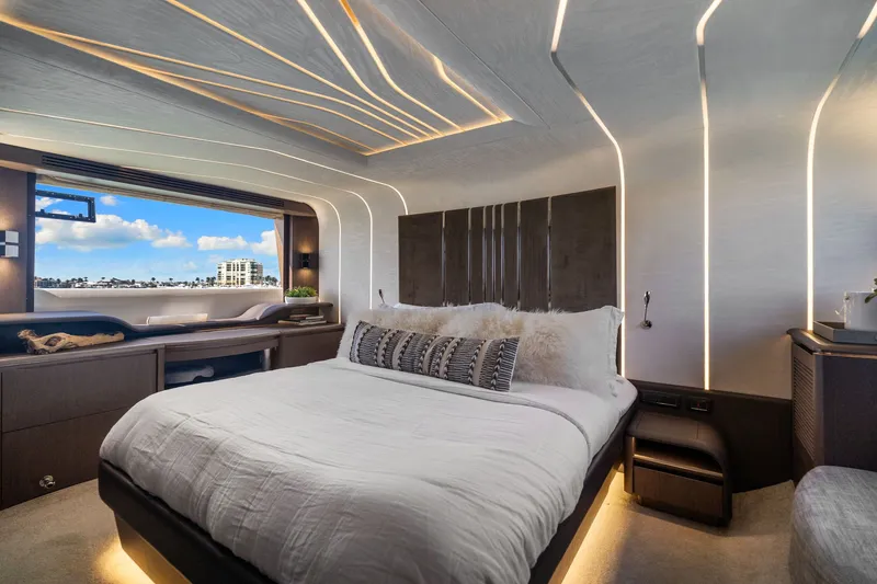 Slide: The Image of Galeon 680 Fly 2020 - 36