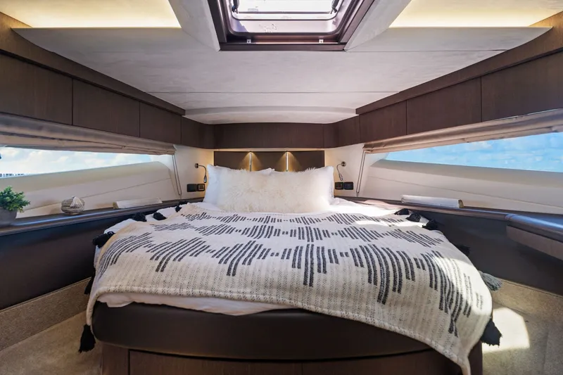 Slide: The Image of Galeon 680 Fly 2020 - 42