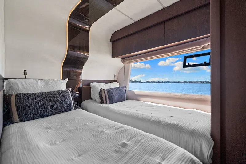 Slide: The Image of Galeon 680 Fly 2020 - 46