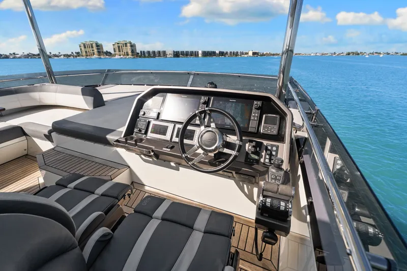 Slide: The Image of Galeon 680 Fly 2020 - 58