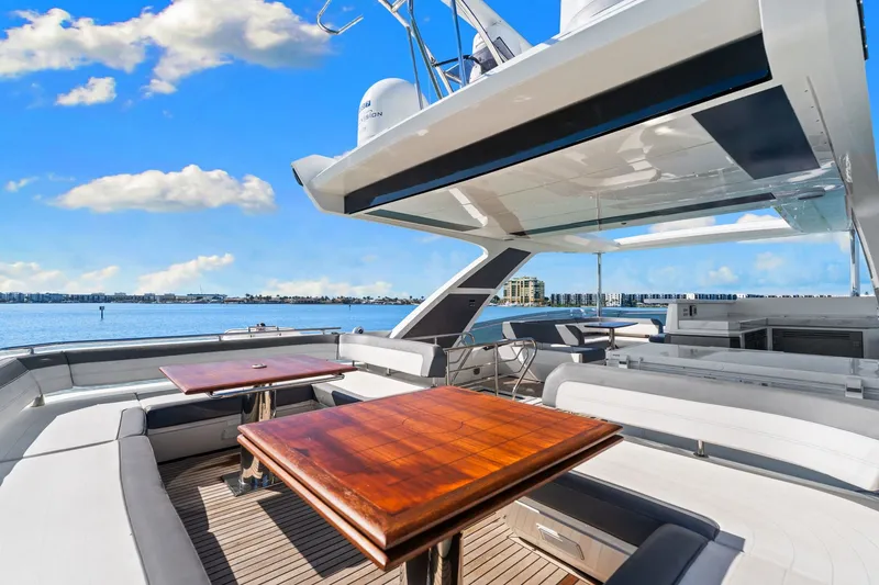 Slide: The Image of Galeon 680 Fly 2020 - 64