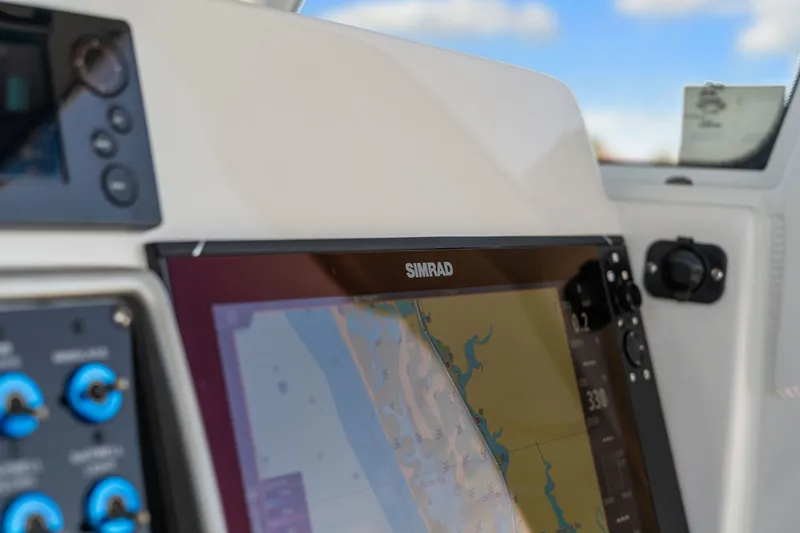 Slide: The Image of Everglades 325 Center Console 2016 - 21