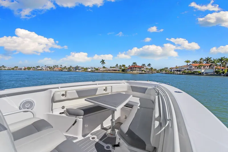 Slide: The Image of Everglades 325 Center Console 2016 - 27