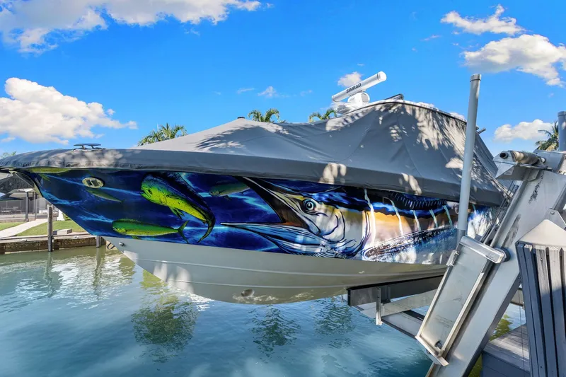 Slide: The Image of Everglades 325 Center Console 2016 - 9