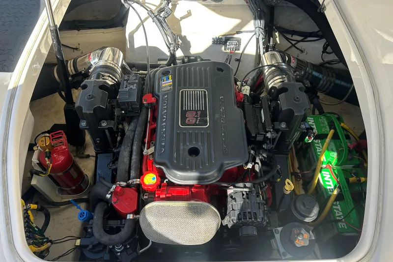 Slide: The Image of Engine compartment of 2009 Chaparral Sunesta 264 with Volvo Penta 8.1GXi engine. - 23
