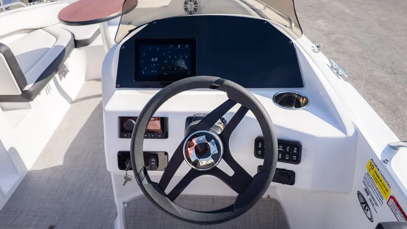 Slide: The Image of Stingray 192 SC 2025 - 22