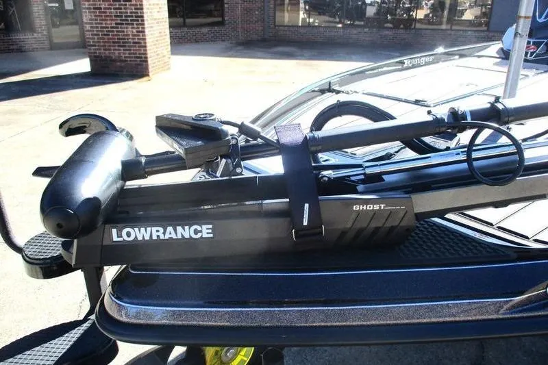 Slide: The Image of 2026 Ranger Z521R Cup-Equipped boat with Lowrance Ghost trolling motor. - 8