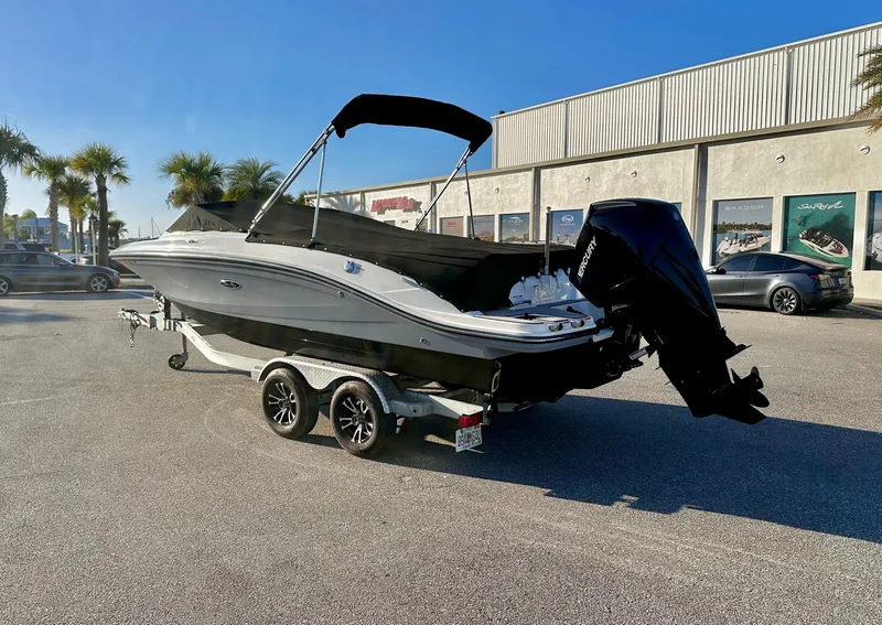 Slide: The Image of Sea Ray SPX 210 Outboard 2023 - 14