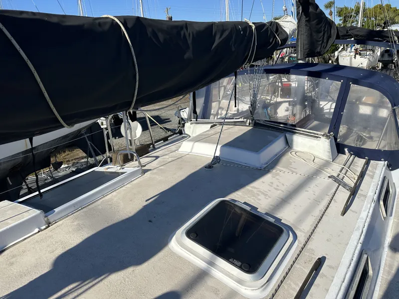 Slide: The Image of Pearson 424 Ketch 1980 - 21