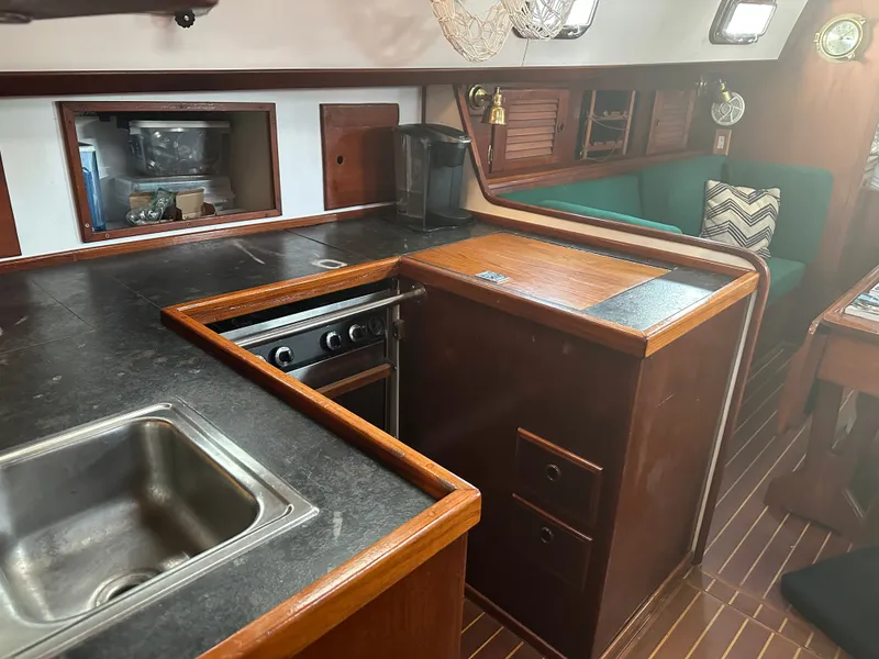 Slide: The Image of Pearson 424 Ketch 1980 - 25