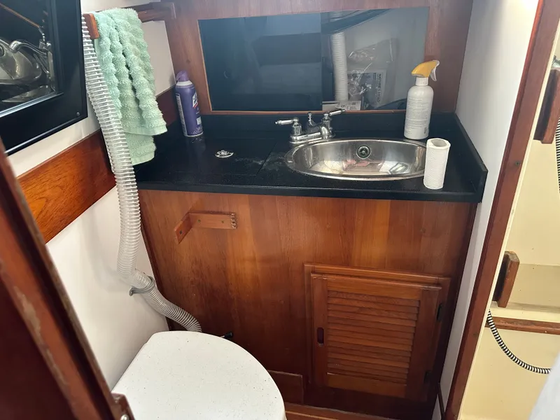 Slide: The Image of Pearson 424 Ketch 1980 - 28