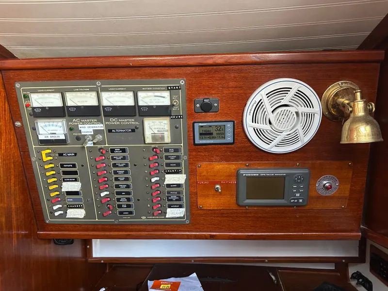 Slide: The Image of Pearson 424 Ketch 1980 - 29