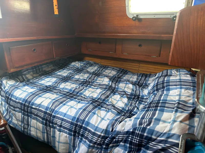 Slide: The Image of Pearson 424 Ketch 1980 - 30