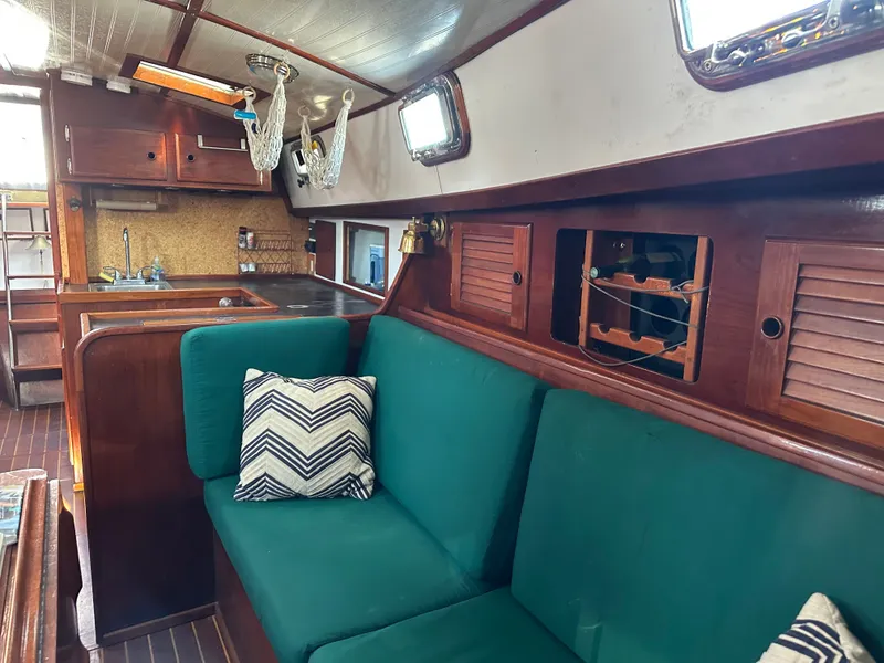 Slide: The Image of Pearson 424 Ketch 1980 - 32