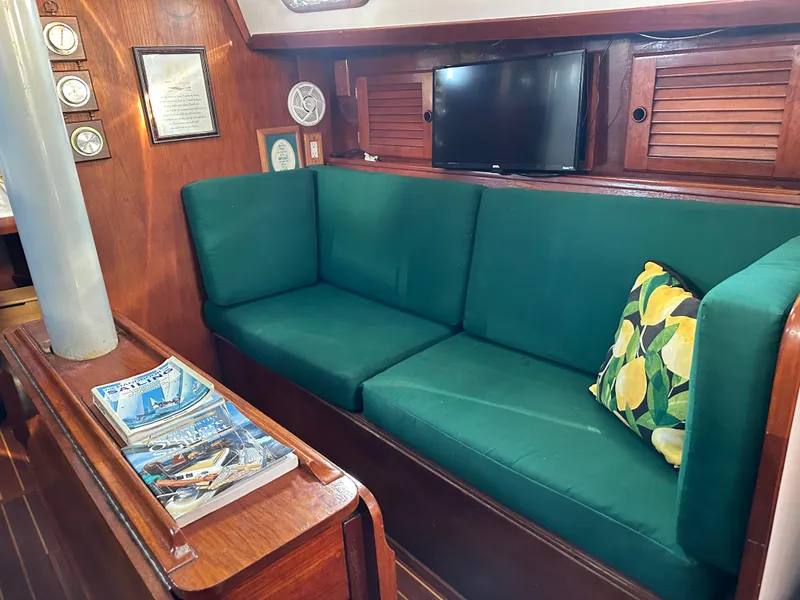 Slide: The Image of Pearson 424 Ketch 1980 - 36