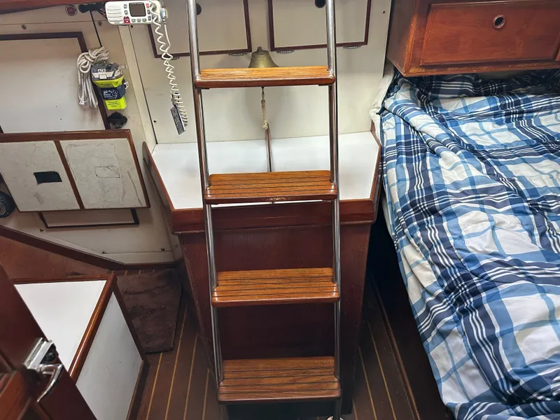 Slide: The Image of Pearson 424 Ketch 1980 - 38