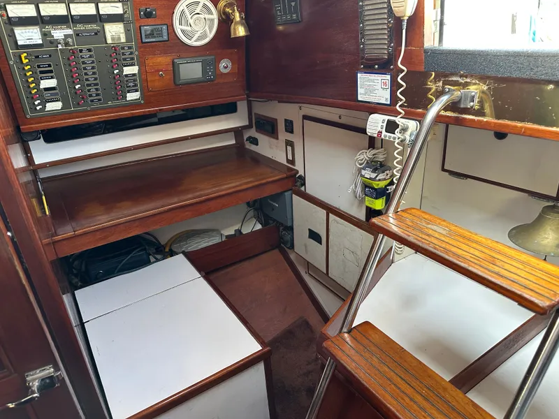 Slide: The Image of Pearson 424 Ketch 1980 - 39