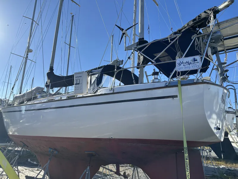 Slide: The Image of Pearson 424 Ketch 1980 - 8