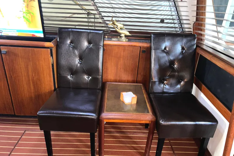 Slide: The Image of Bayliner 4588 Pilothouse 1989 - 13