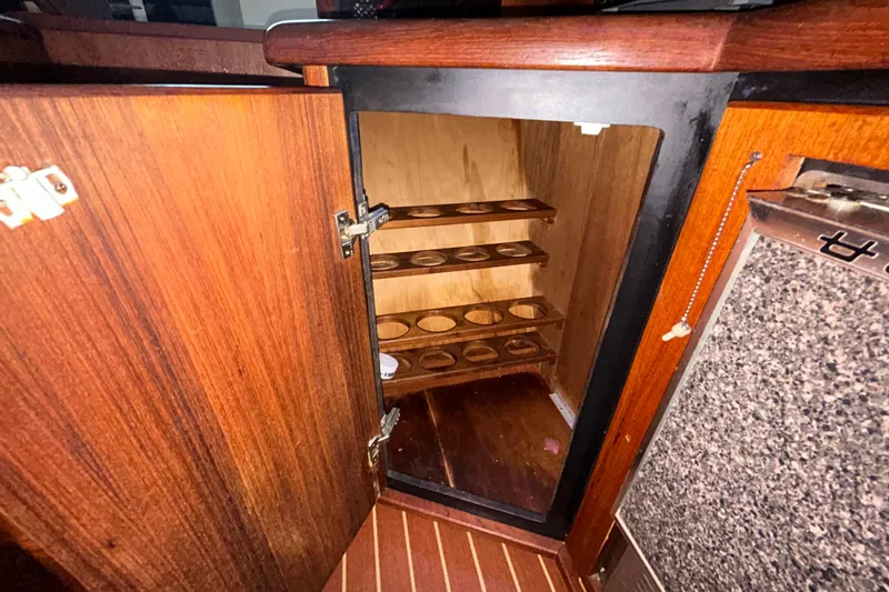 Slide: The Image of Bar storage next to ice maker - 29