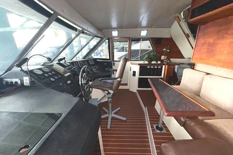 Slide: The Image of Bayliner 4588 Pilothouse 1989 - 60