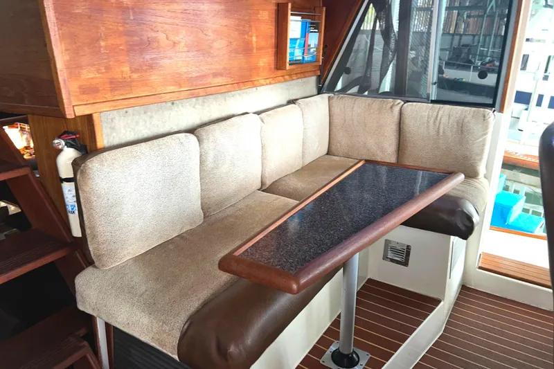 Slide: The Image of Bayliner 4588 Pilothouse 1989 - 61
