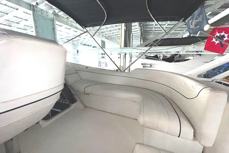 Slide: The Image of Bayliner 4588 Pilothouse 1989 - 73