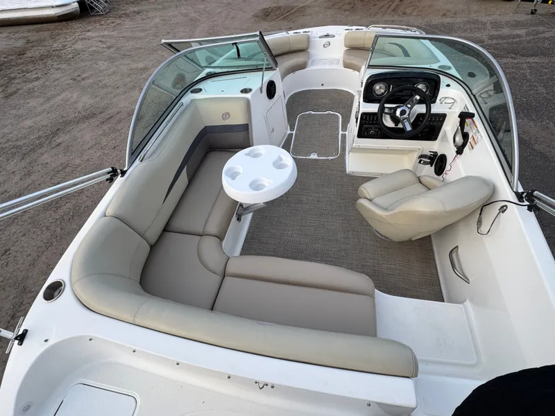 Slide: The Image of Hurricane SunDeck 187 with 150HP Yamaha Fourstroke EFI Outboard 2019 - 10