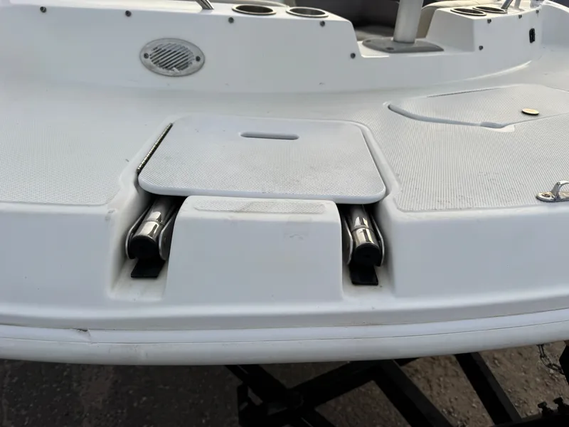 Slide: The Image of Hurricane SunDeck 187 with 150HP Yamaha Fourstroke EFI Outboard 2019 - 16