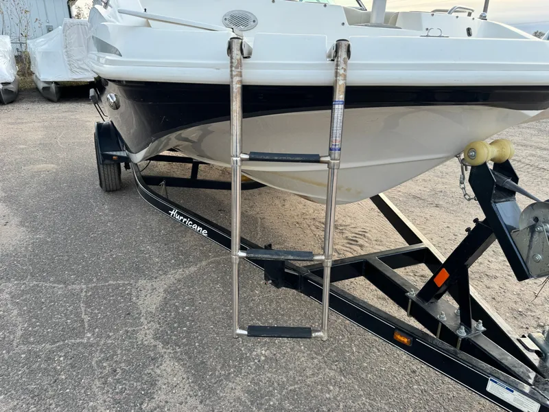 Slide: The Image of Hurricane SunDeck 187 with 150HP Yamaha Fourstroke EFI Outboard 2019 - 17