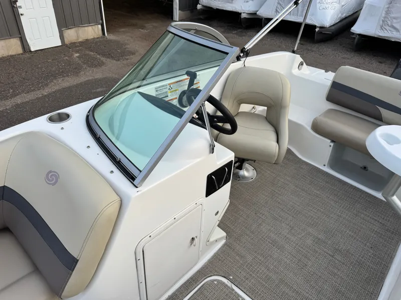 Slide: The Image of Hurricane SunDeck 187 with 150HP Yamaha Fourstroke EFI Outboard 2019 - 22