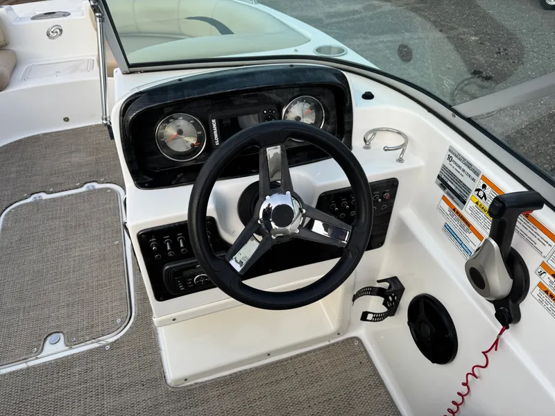 Slide: The Image of Hurricane SunDeck 187 with 150HP Yamaha Fourstroke EFI Outboard 2019 - 24