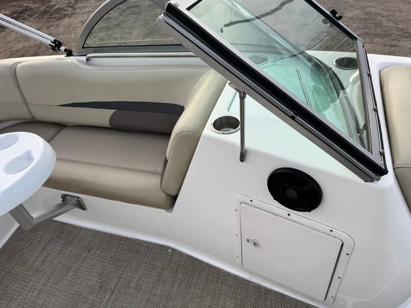 Slide: The Image of Hurricane SunDeck 187 with 150HP Yamaha Fourstroke EFI Outboard 2019 - 36