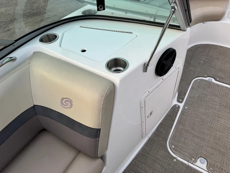 Slide: The Image of Hurricane SunDeck 187 with 150HP Yamaha Fourstroke EFI Outboard 2019 - 37