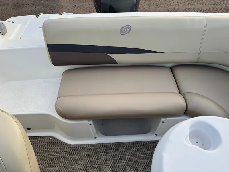 Slide: The Image of Hurricane SunDeck 187 with 150HP Yamaha Fourstroke EFI Outboard 2019 - 41