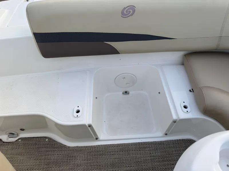 Slide: The Image of Hurricane SunDeck 187 with 150HP Yamaha Fourstroke EFI Outboard 2019 - 42