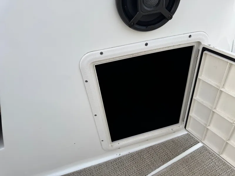 Slide: The Image of Hurricane SunDeck 187 with 150HP Yamaha Fourstroke EFI Outboard 2019 - 43